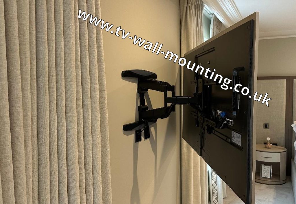 Corner TV Bracket